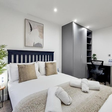 Free Parking - Stylish Three Bedroom Apartment By London Excel المظهر الخارجي الصورة